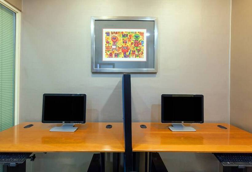 Отель Holiday Inn Express Oaxaca Centro Historico, An Ihg