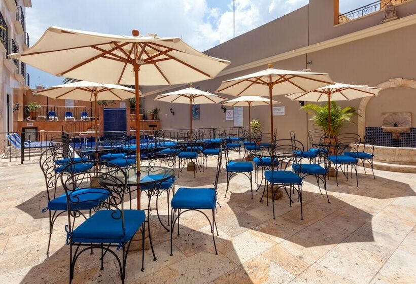 Отель Holiday Inn Express Oaxaca Centro Historico, An Ihg