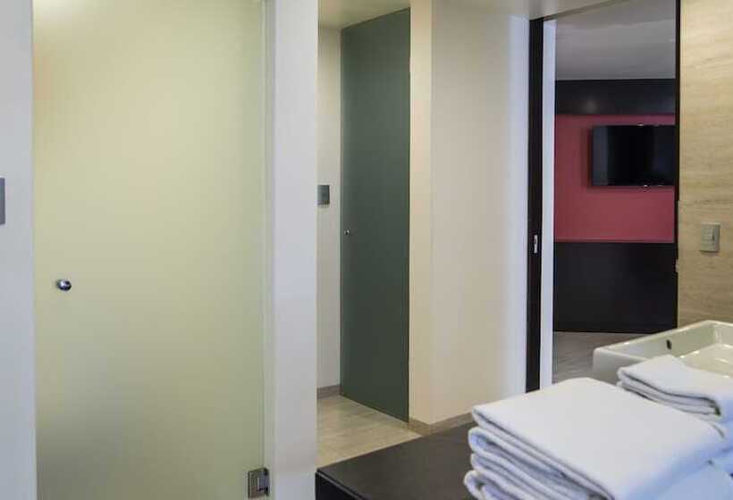 هتل Holiday Inn Mexico Dali Airport, An Ihg