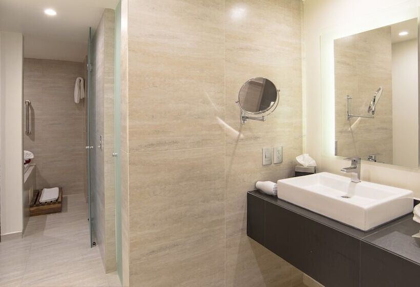 هتل Holiday Inn Mexico Dali Airport, An Ihg