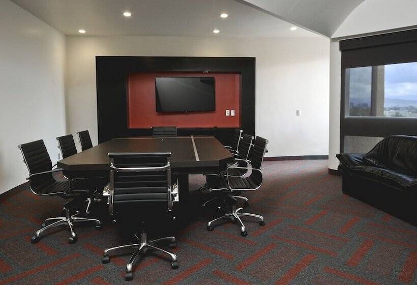 هتل Holiday Inn Mexico Dali Airport, An Ihg