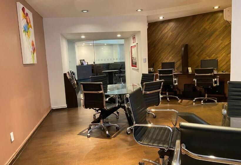 هتل Holiday Inn Mexico Dali Airport, An Ihg