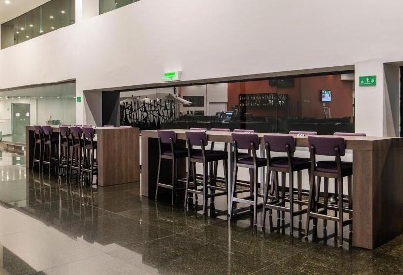 هتل Holiday Inn Mexico Dali Airport, An Ihg