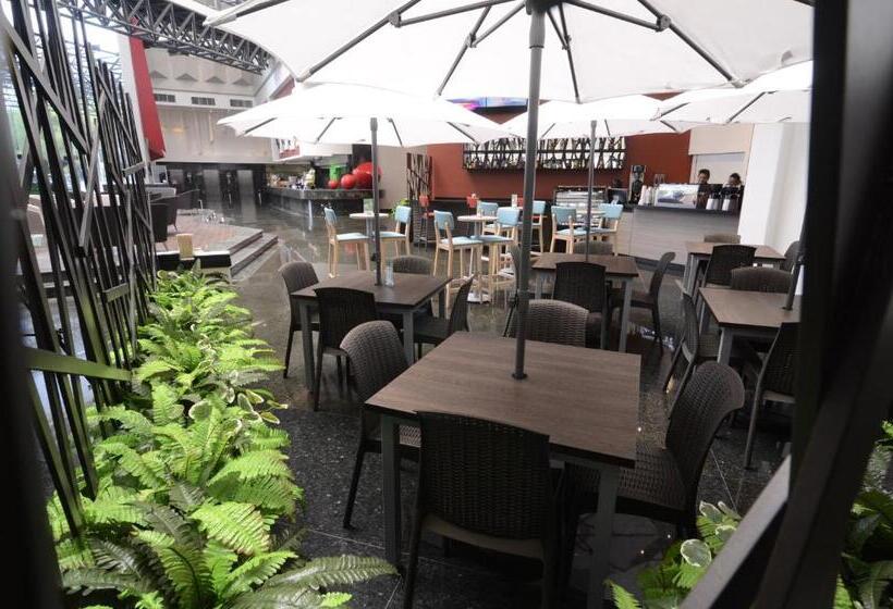 هتل Holiday Inn Mexico Dali Airport, An Ihg