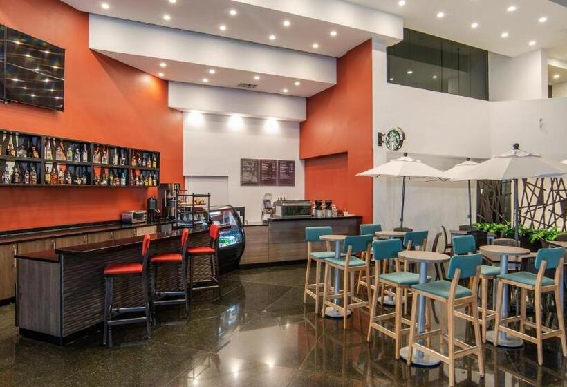 هتل Holiday Inn Mexico Dali Airport, An Ihg