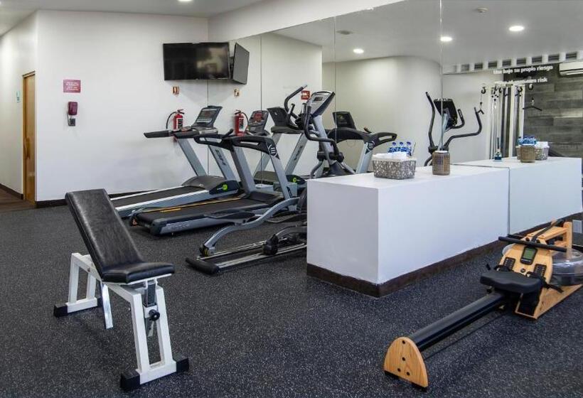 هتل Holiday Inn Mexico Dali Airport, An Ihg