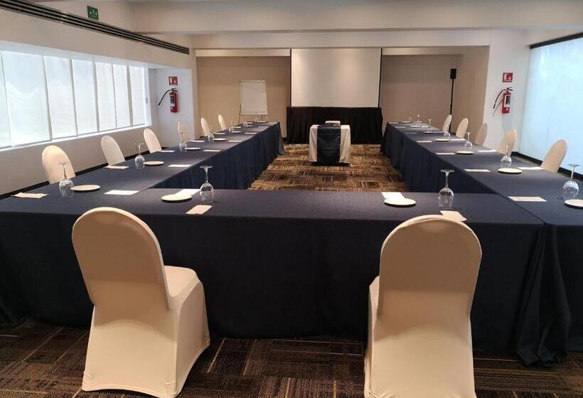 هتل Holiday Inn Mexico Dali Airport, An Ihg