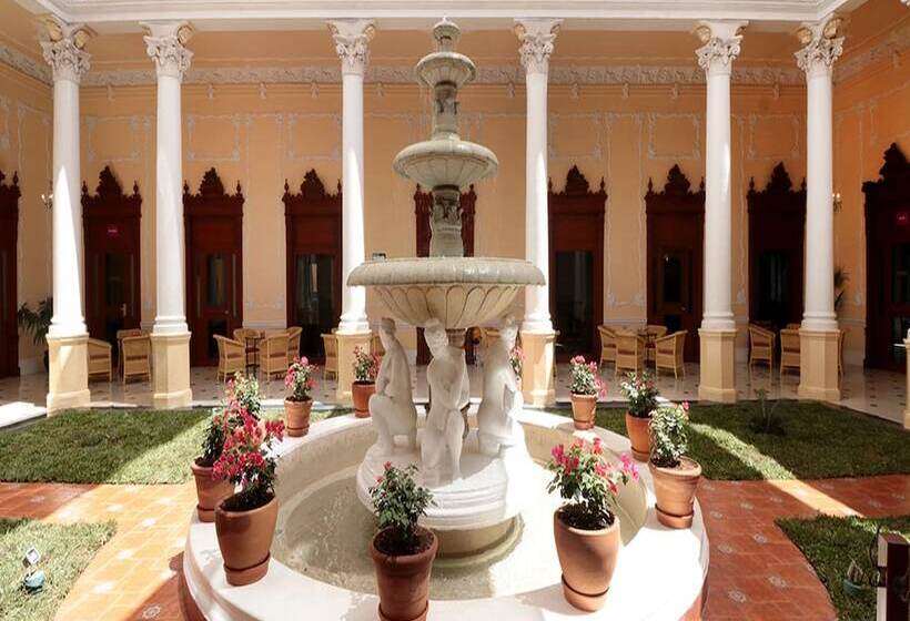 Отель Misión Mérida Panamericana