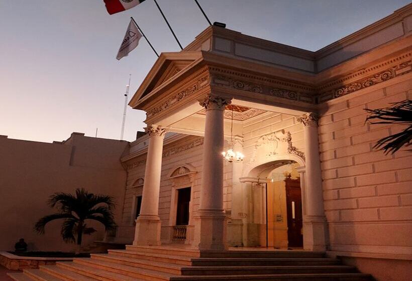 Отель Misión Mérida Panamericana