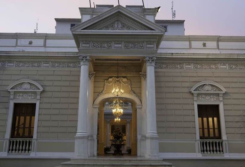 Отель Misión Mérida Panamericana