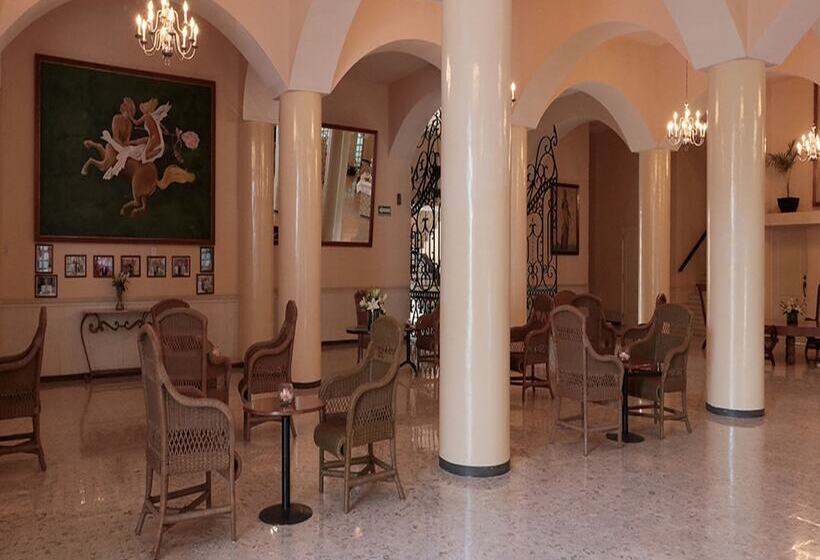 Отель Misión Mérida Panamericana