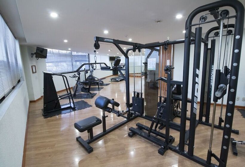 فندق Misión Toreo Centro De Convenciones