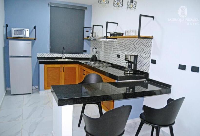 ホテル Palenque Premier