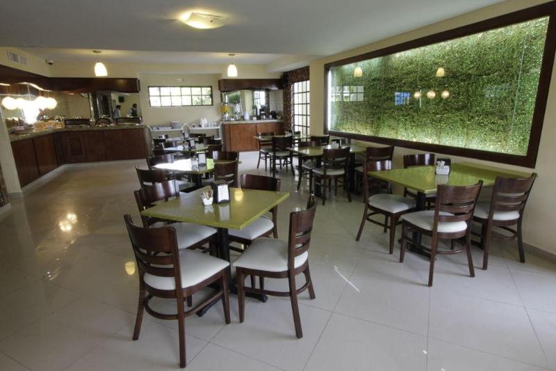 Quinta Dorada Hotel & Suites