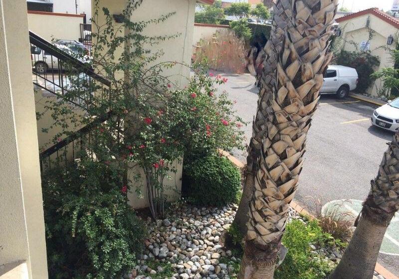 Quinta Dorada Hotel & Suites