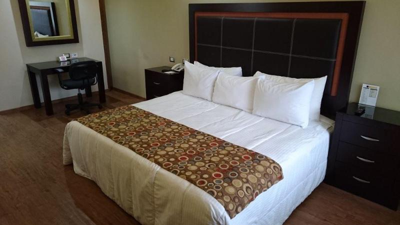 Quinta Dorada Hotel & Suites