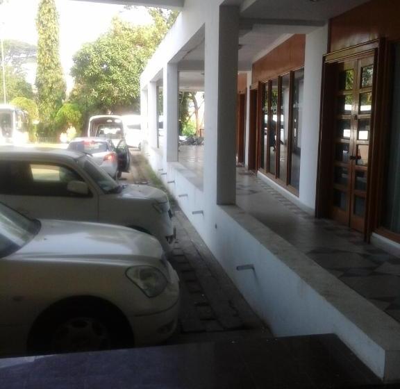 هتل Seasons Of Yangon International Airport