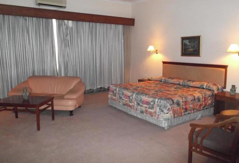 هتل Seasons Of Yangon International Airport