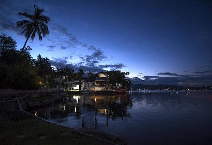 ホテル Villa Bejar Tequesquitengo