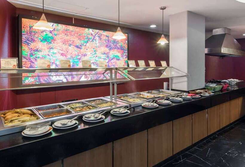 Отель Wyndham Executivo Culiacan