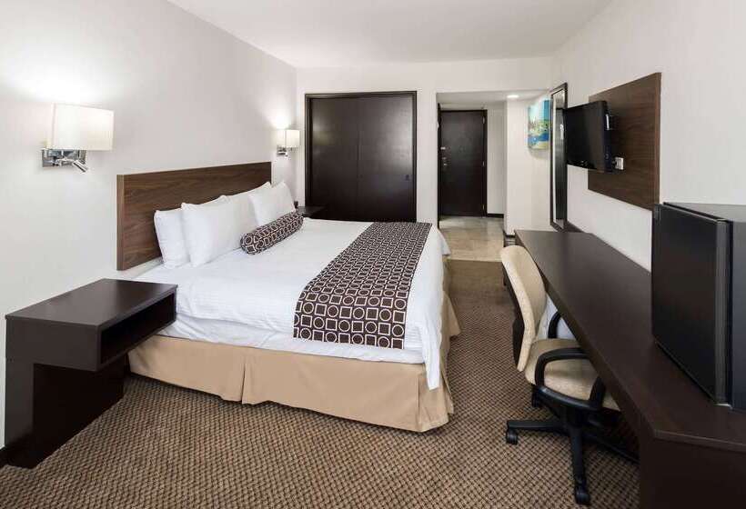 Отель Wyndham Executivo Culiacan