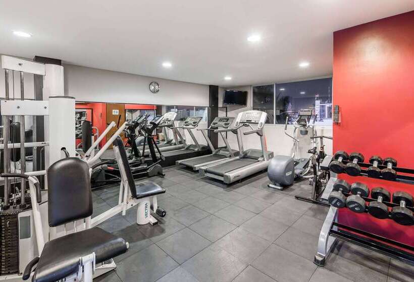 Отель Wyndham Executivo Culiacan