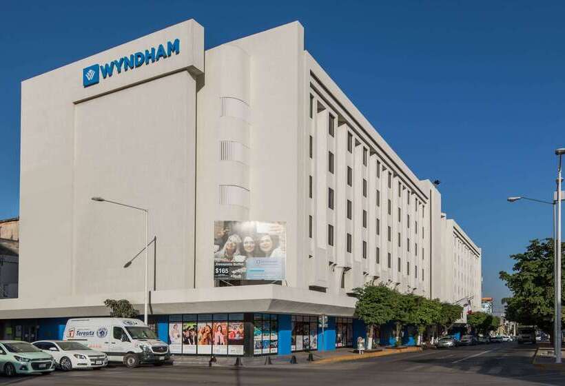 Отель Wyndham Executivo Culiacan