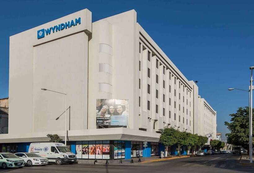 Отель Wyndham Executivo Culiacan