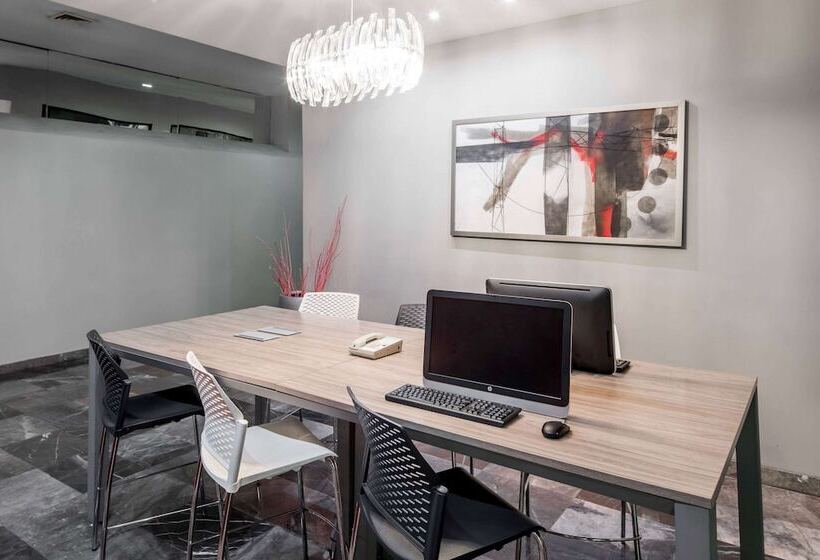 Отель Wyndham Executivo Culiacan