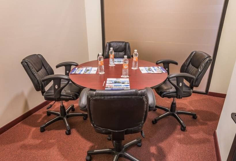 Отель Wyndham Executivo Culiacan