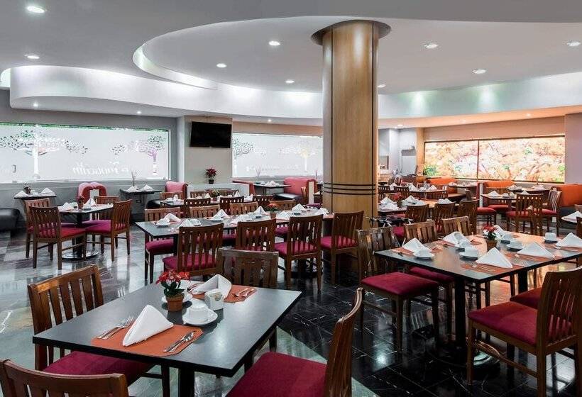 Отель Wyndham Executivo Culiacan