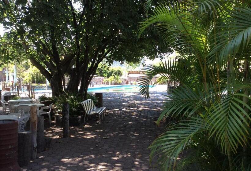 酒店 Parque Acuático La Caldera