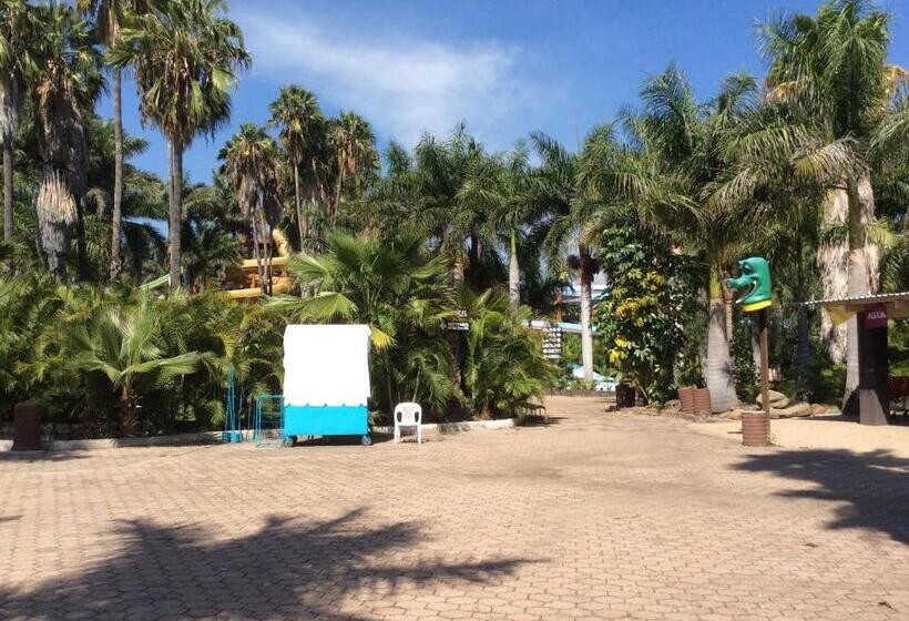 酒店 Parque Acuático La Caldera