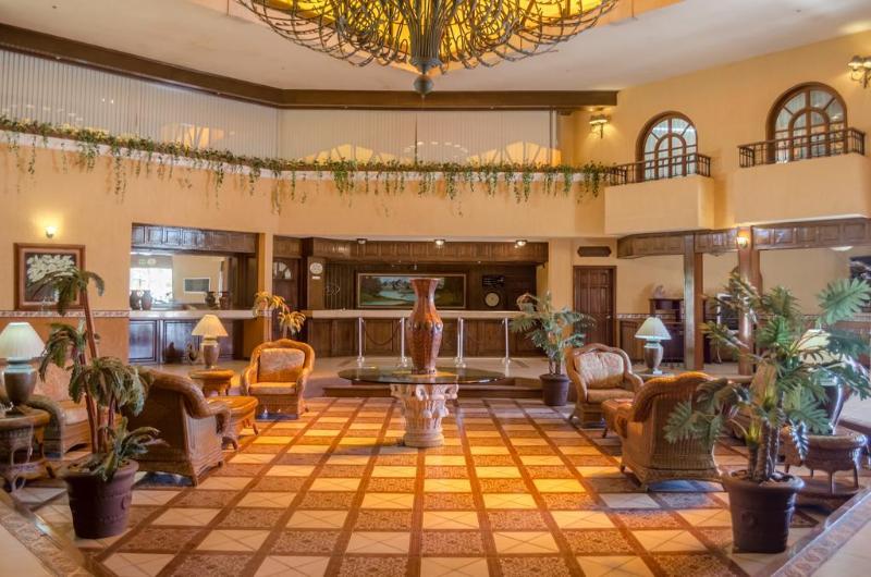 استراحتگاه Grand Plaza La Paz  And Suites