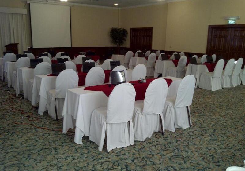 אתר נופש Grand Plaza La Paz  And Suites