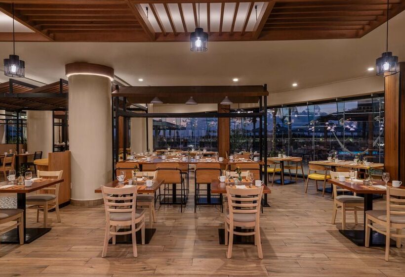 Курорт Hilton Cancun Mar Caribe