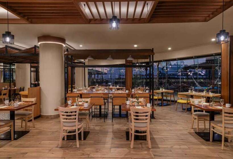 Курорт Hilton Cancun Mar Caribe