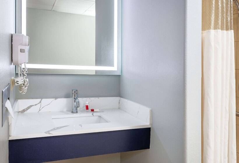 هتل Americinn By Wyndham Peoria