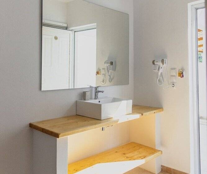 בית מלון כפרי La Playa Grande