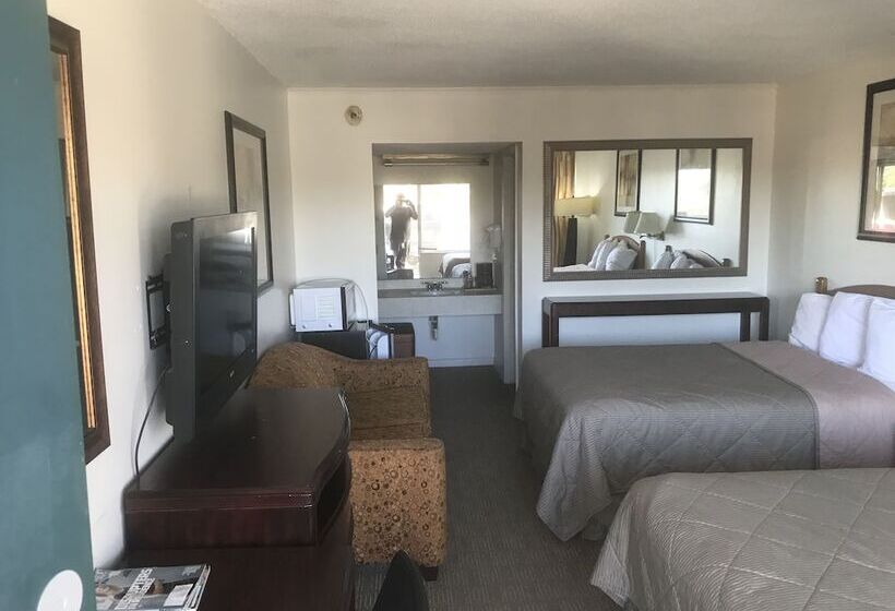 فندق على الطريق American Inn And Suites