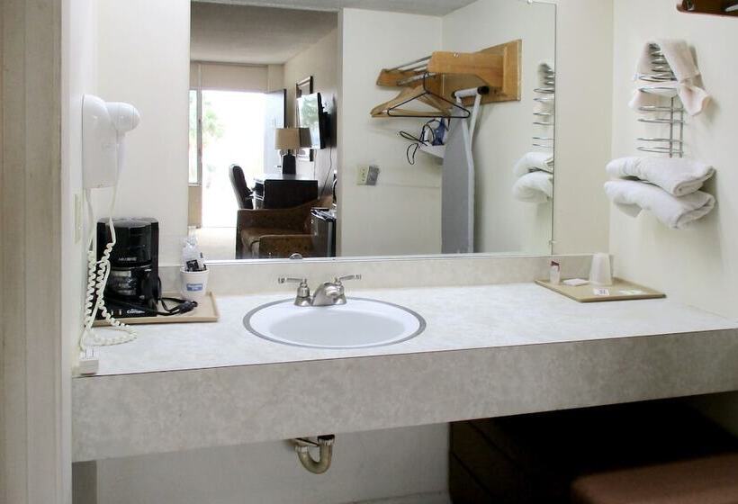 فندق على الطريق American Inn And Suites