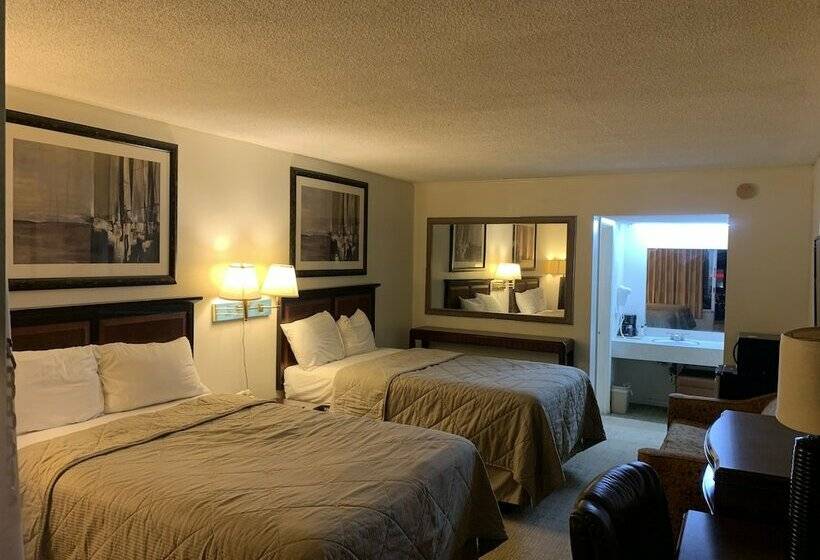 فندق على الطريق American Inn And Suites