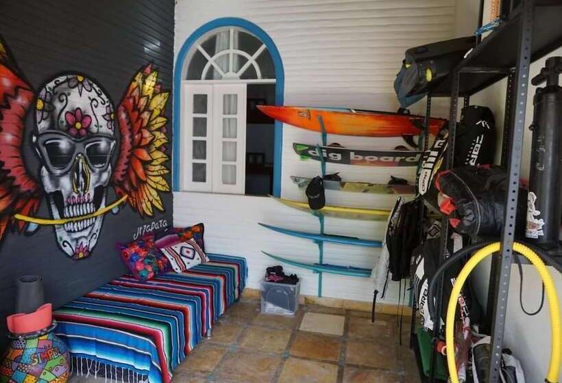 Bada Hostel & Kite School