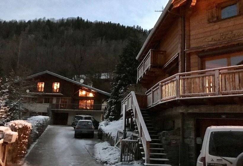 تختخواب و صبحانه Chalet Tioli