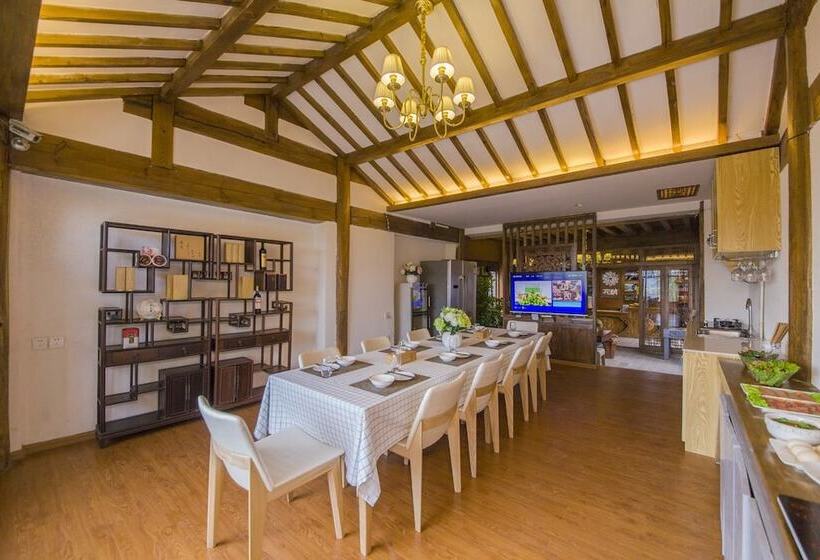 Bed and Breakfast Hua Zhu Fansu Yunju Homestay