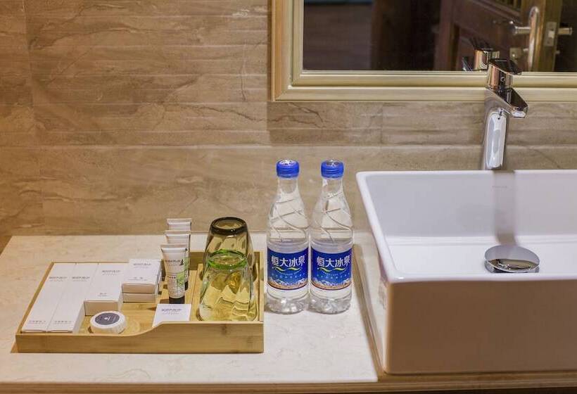 Bed and Breakfast Hua Zhu Fansu Yunju Homestay