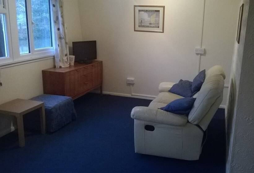 Broxbourne Riverside Chalets