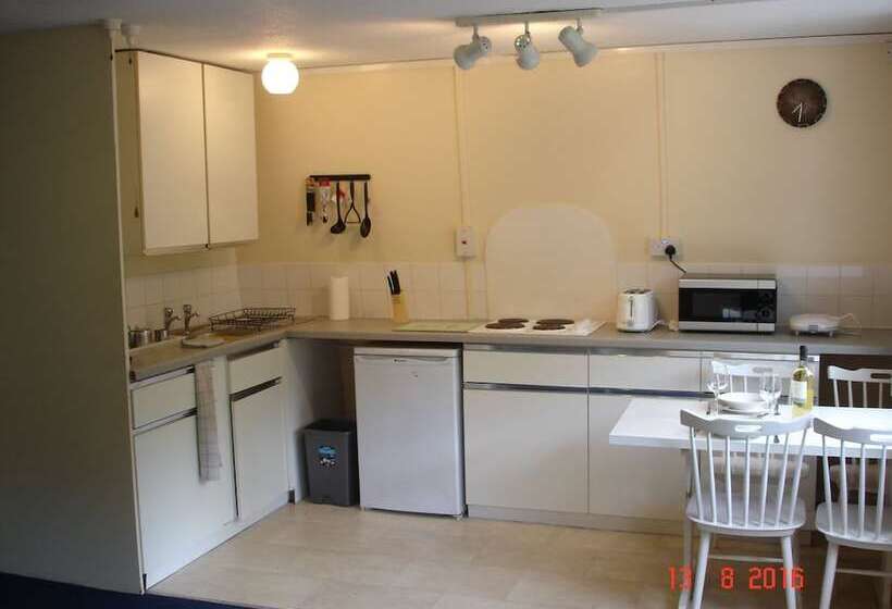 Broxbourne Riverside Chalets