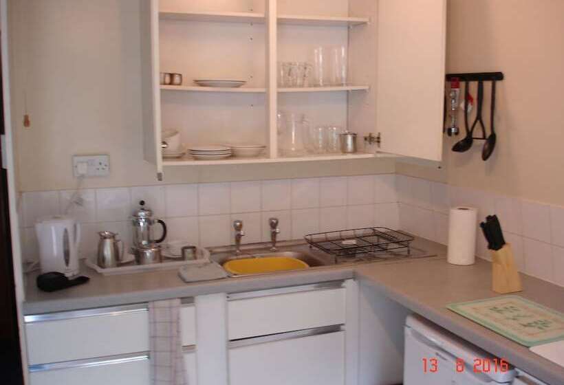 Broxbourne Riverside Chalets