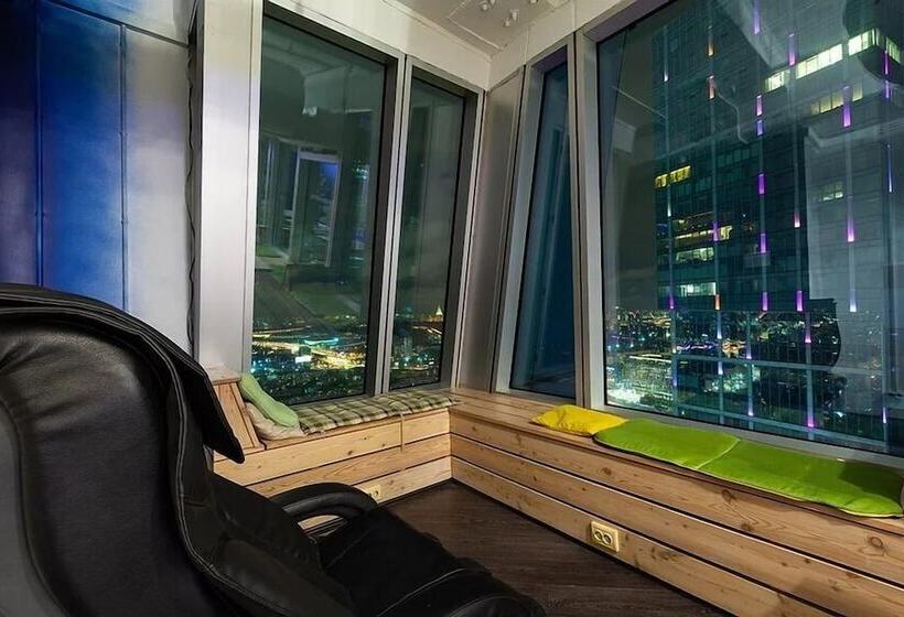 Capsule Hotel 47 Nebo